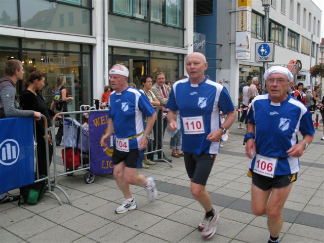 ../Images/BenefizlaufMerseburg2010 (58).jpg